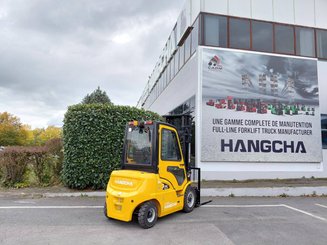 Four wheel front forklift Hangcha XE25i (CPD25-XEY2-SI)
