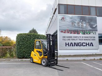 Four wheel front forklift Hangcha XE25i (CPD25-XEY2-SI)