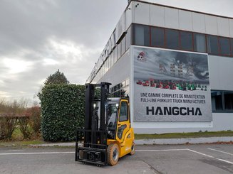 Four wheel front forklift Hangcha XE25i (CPD25-XEY2-SI)