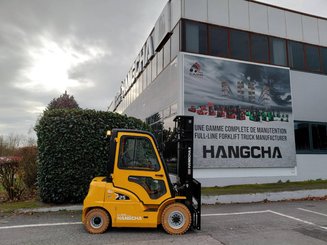 Four wheel front forklift Hangcha XE25i (CPD25-XEY2-SI)