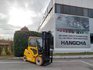 Four wheel front forklift Hangcha XE25i (CPD25-XEY2-SI)