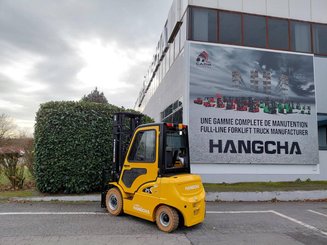 Four wheel front forklift Hangcha XE25i (CPD25-XEY2-SI)