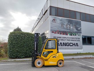 Four wheel front forklift Hangcha XE25i (CPD25-XEY2-SI)