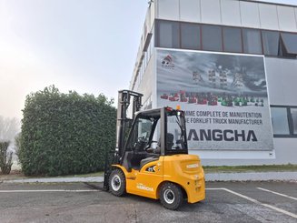 Four wheel front forklift Hangcha XE25i (CPD25-XEY2-SI) - 3
