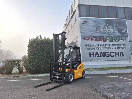 Four wheel front forklift Hangcha XE25i (CPD25-XEY2-SI) - 1