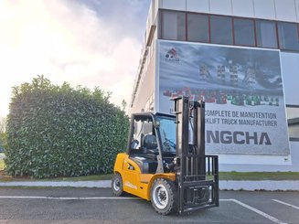 Four wheel front forklift Hangcha XE38i (CPD38-XEY2HA-SI)