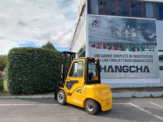 Four wheel front forklift Hangcha XE38i