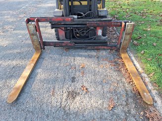 Four wheel front forklift Yale GLP35VX