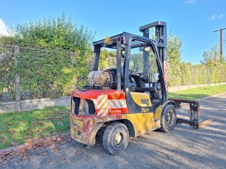 Four wheel front forklift Yale GLP35VX