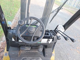 Four wheel front forklift Yale GLP35VX