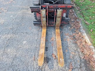 Four wheel front forklift Yale GLP35VX - 13