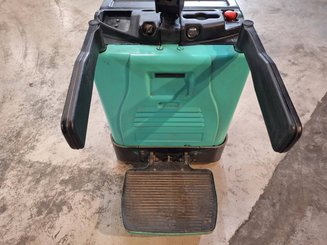 Pedestrian pallet truck Yale MP20X - 13