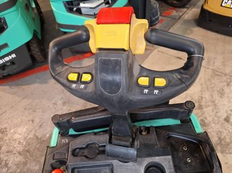 Pedestrian pallet truck Yale MP20X - 12