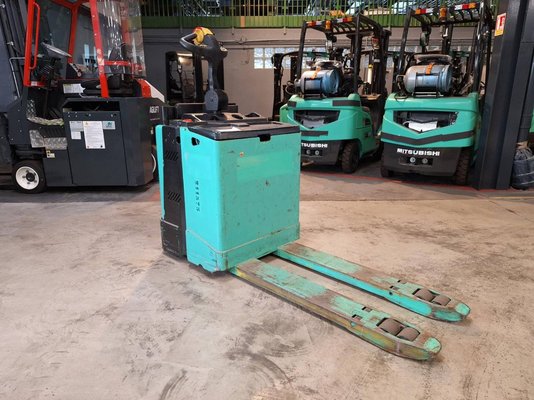 Pedestrian pallet truck Yale MP20X - 1