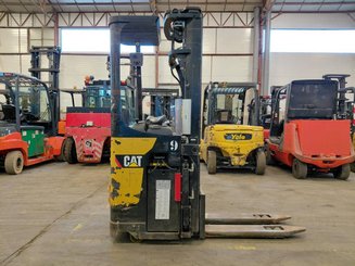 Stand-on pallet stacker Caterpillar NSR20N