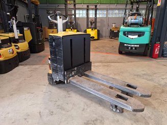Pedestrian pallet truck Caterpillar NPP20N2E