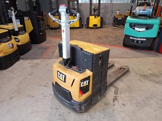 Pedestrian pallet truck Caterpillar NPP20N2E