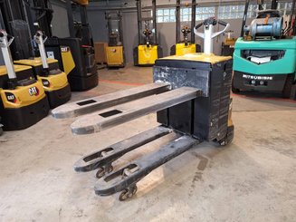 Pedestrian pallet truck Caterpillar NPP20N2E