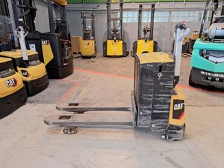 Pedestrian pallet truck Caterpillar NPP20N2E