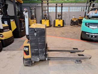 Pedestrian pallet truck Caterpillar NPP20N2E