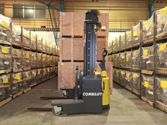 Multi-directional pallet stacker Combilift WR4