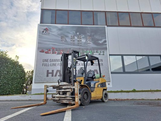 Four wheel front forklift Caterpillar GP30N - 1