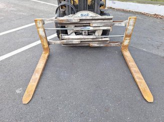 Four wheel front forklift Caterpillar GP30N - 12
