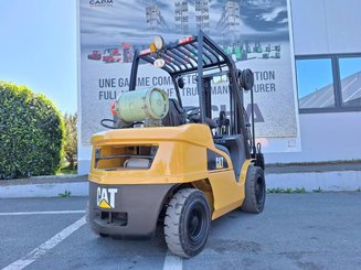 Four wheel front forklift Caterpillar GP30N
