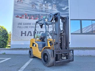 Four wheel front forklift Caterpillar GP30N