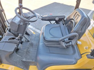 Four wheel front forklift Caterpillar GP30N