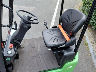 Three wheel front forklift Hangcha X3W10-I (CPDS10-XD4-I)