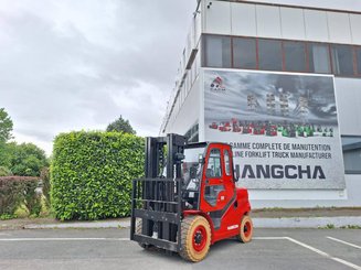 Four wheel front forklift Hangcha XF55G-2