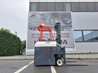 Four-way forklift Combilift C2500CBE