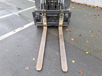 Three wheel front forklift Yale ERP16ATF