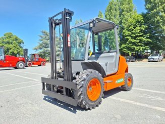 All-terrain forklift Ausa C150H