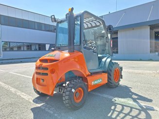 All-terrain forklift Ausa C150H