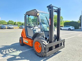 All-terrain forklift Ausa C150H