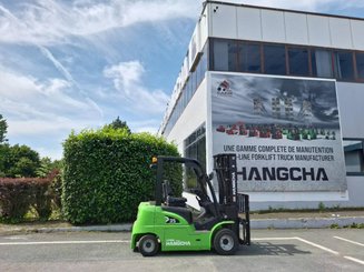 Four wheel front forklift Hangcha XC35i
