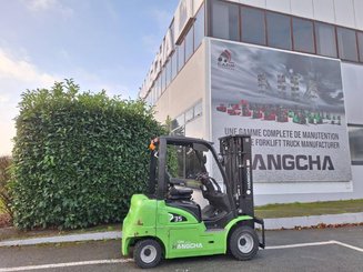 Four wheel front forklift Hangcha XC35i