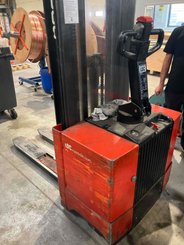 Pedestrian pallet stacker Euroloc 42