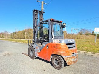 Four wheel front forklift Toyota 408 FD45 N - 20