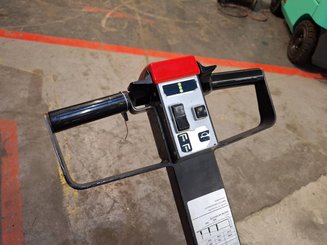 Pedestrian pallet stacker BT LSF 1250 EE