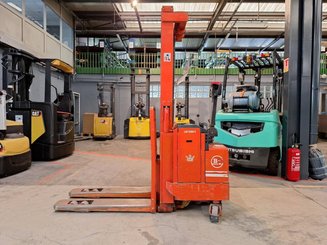 Pedestrian pallet stacker BT LSF 1250 EE