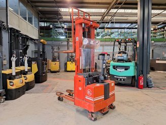 Pedestrian pallet stacker BT LSF 1250 EE