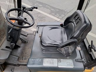 Three wheel front forklift Caterpillar EP16NT - 13