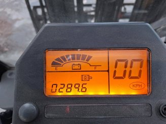 Three wheel front forklift Caterpillar EP16NT - 17