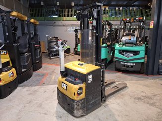 Pedestrian pallet stacker Caterpillar NSP16N2