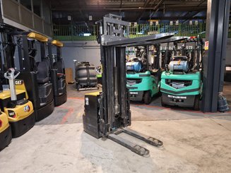 Pedestrian pallet stacker Caterpillar NSP16N2