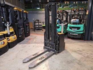Pedestrian pallet stacker Caterpillar NSP16N2