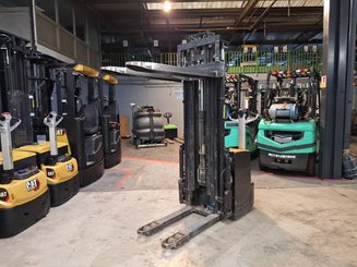 Pedestrian pallet stacker Caterpillar NSP16N2